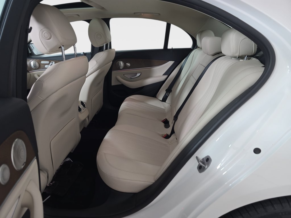 Used 2021 Mercedes-Benz E 350 4MATIC Sedan image 17