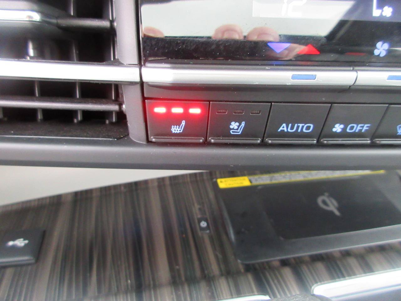 Used 2024 Toyota Sienna Limited AWD image 13