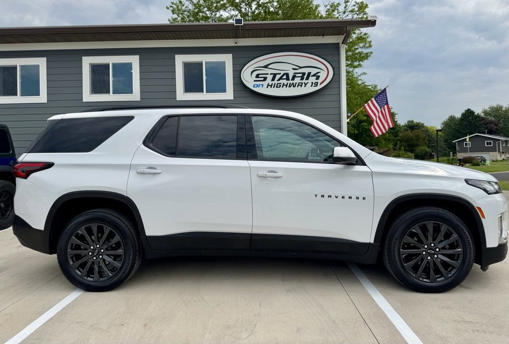 Used 2023 Chevrolet Traverse RS