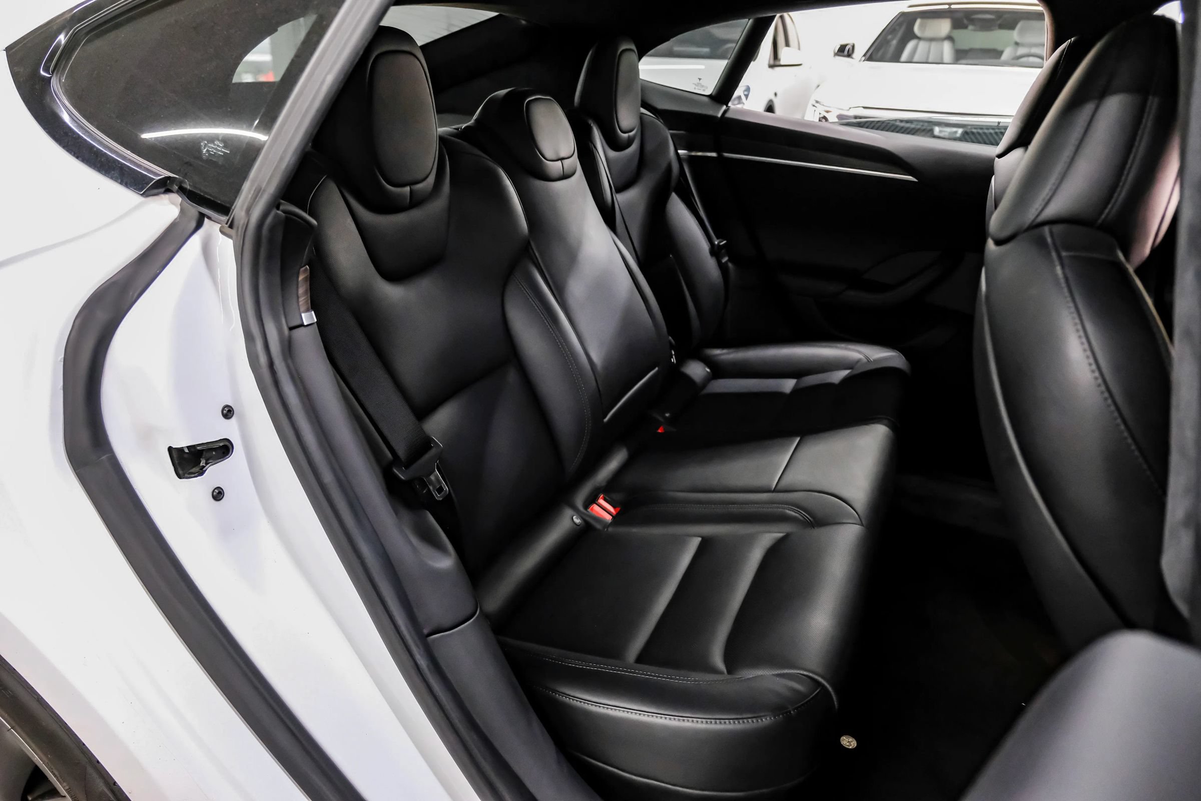 Used 2022 Tesla Model S AWD/4WD image 40