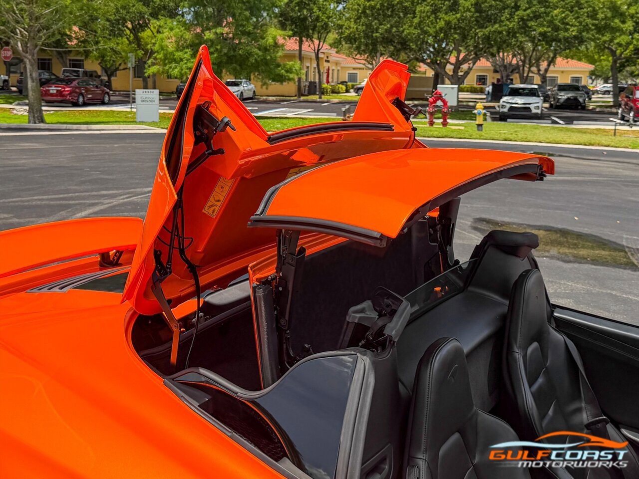 Used 2015 McLaren 650S Spider RWD image 61