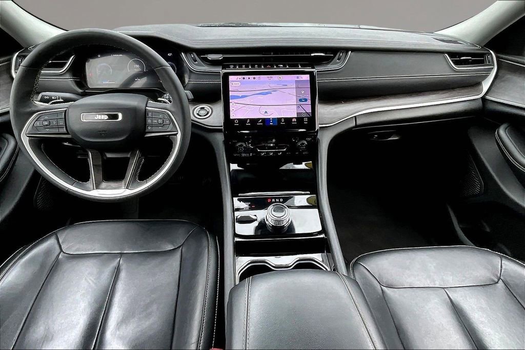 Used 2023 Jeep Grand Cherokee L Limited w/ Black Appearance Package AWD/4WD image 7