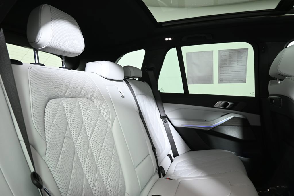 Certified 2024 BMW X5 xDrive50e w/ Premium Package image 36