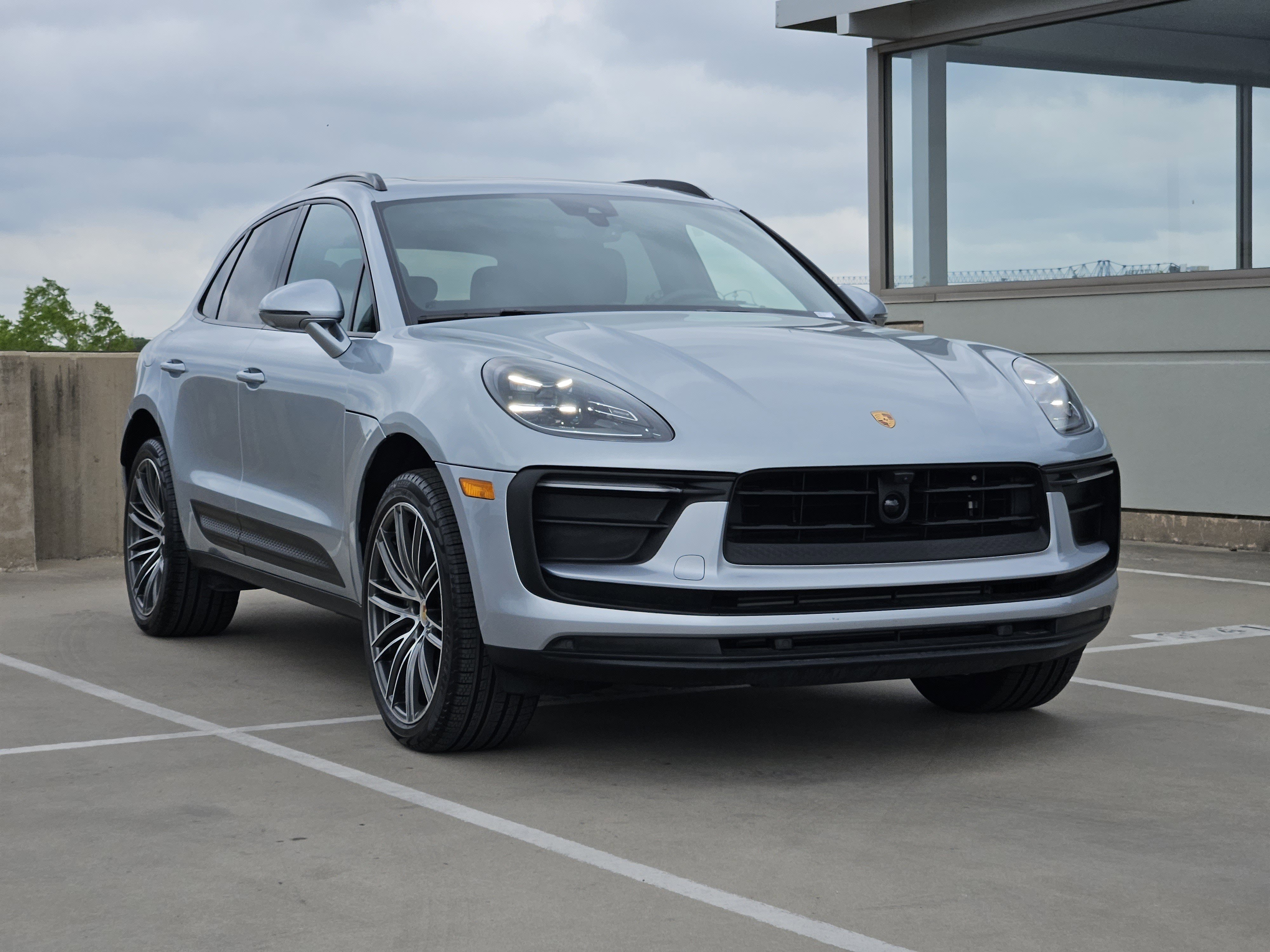 Certified 2026 Porsche Macan image 10