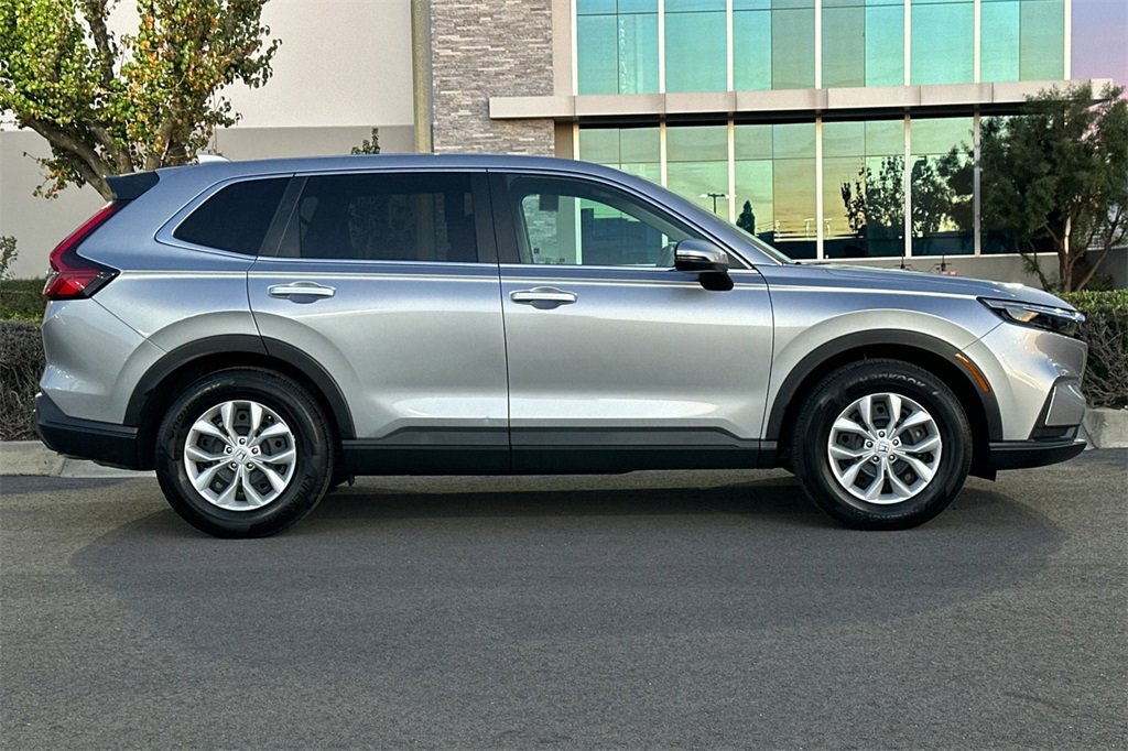 Certified 2025 Honda CR-V LX image 3