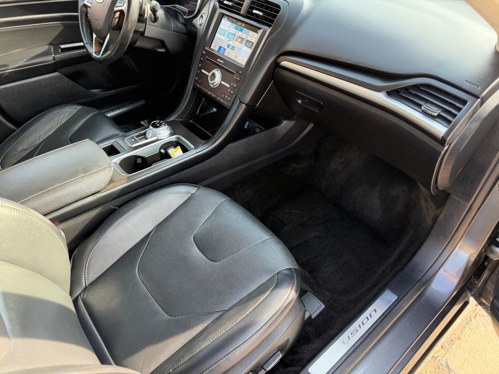 Used 2018 Ford Fusion Titanium AWD/4WD image 14
