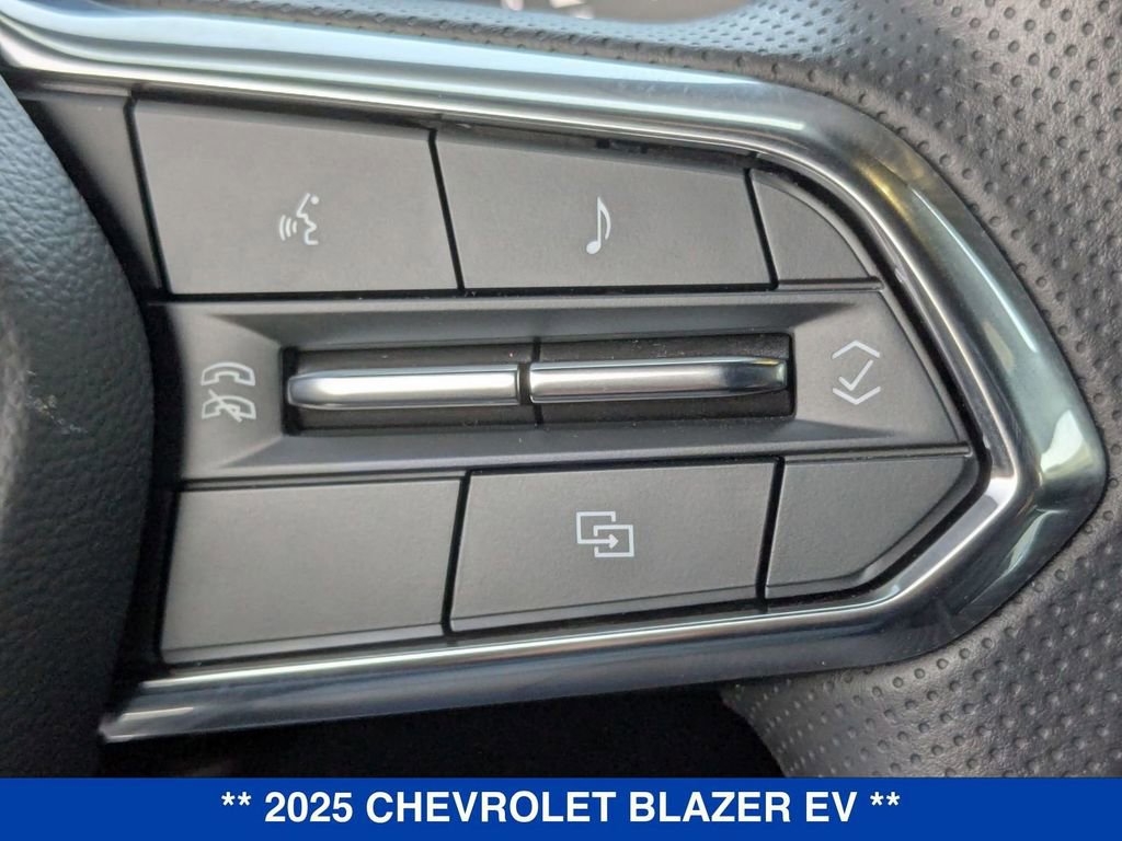 New 2025 Chevrolet Blazer EV LT image 18