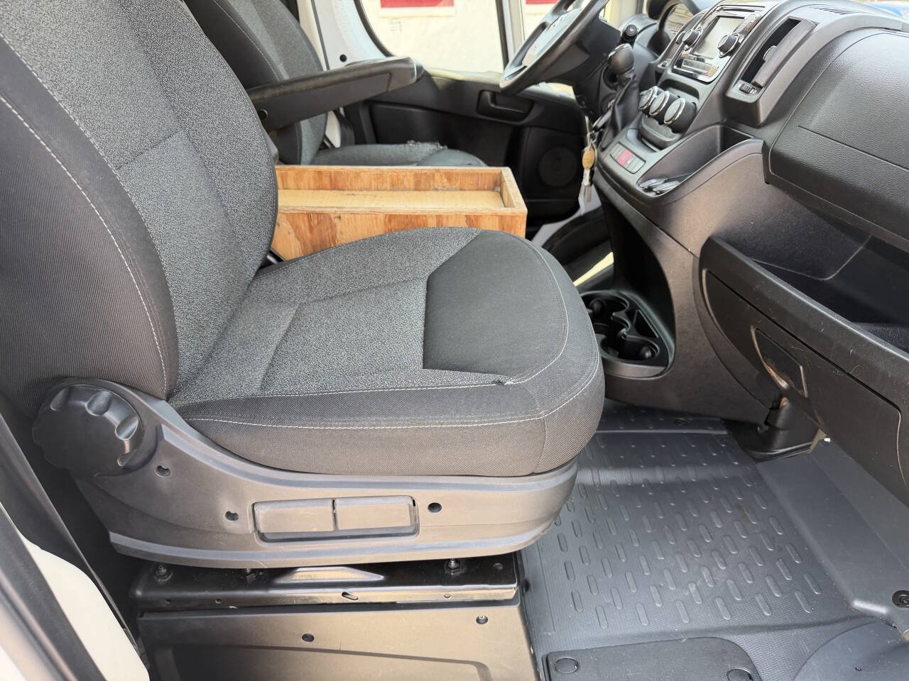 Used 2014 RAM ProMaster 2500 w/ Cargo Convenience Group FWD image 23