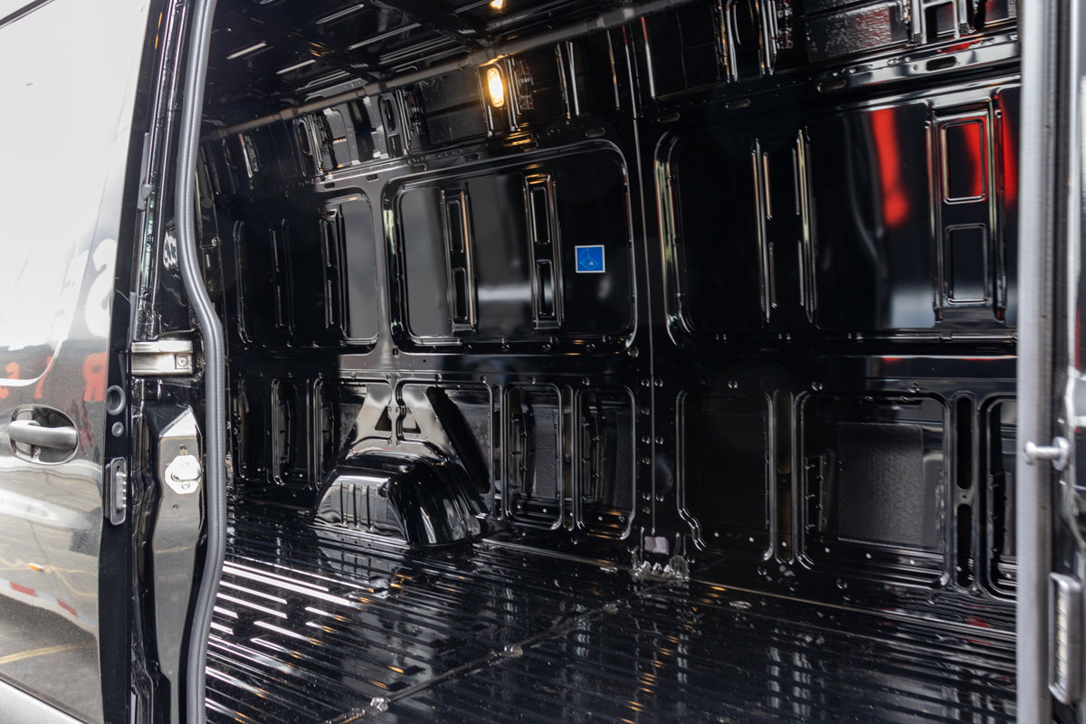 Used 2024 Mercedes-Benz Sprinter 2500 image 10