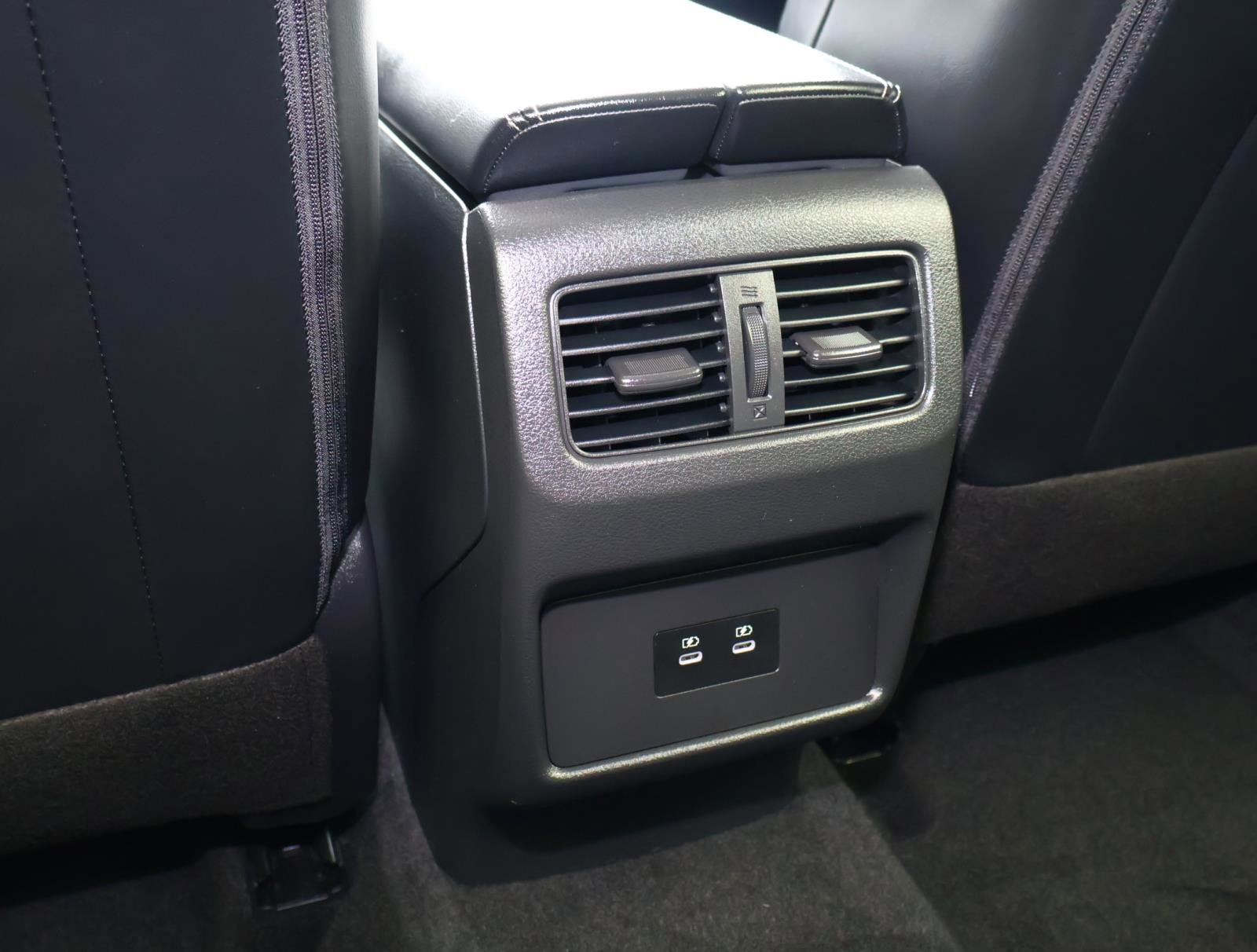 Used 2025 Nissan Rogue SV w/ SV Premium Package image 13