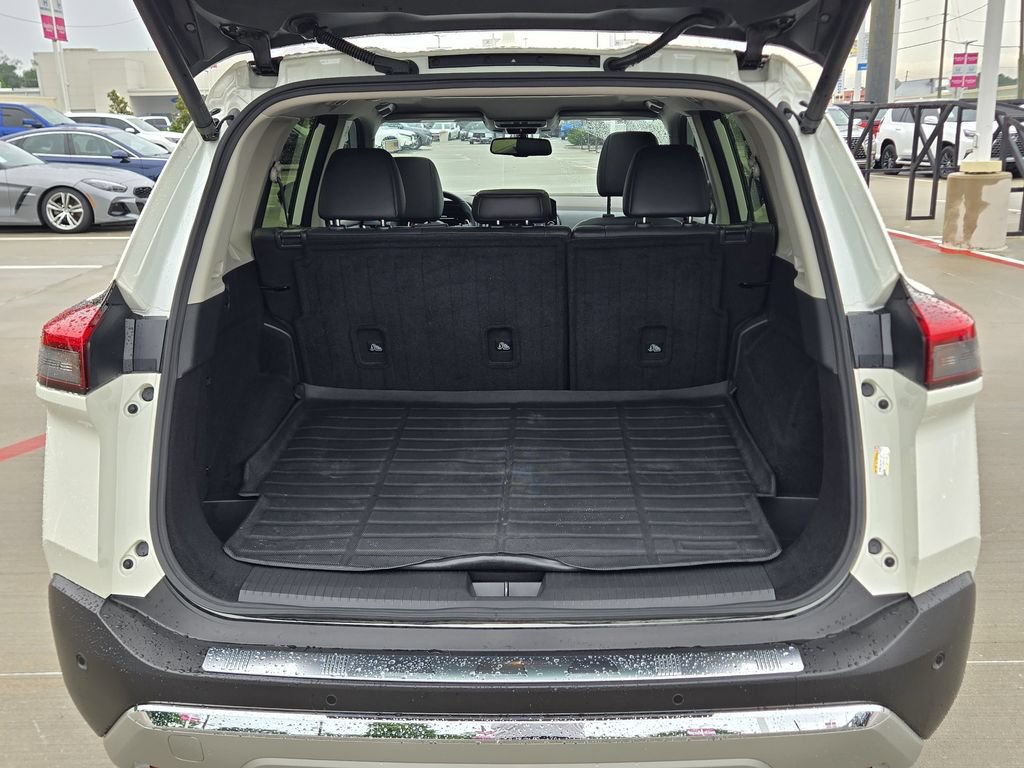 Used 2023 Nissan Rogue Platinum FWD image 12