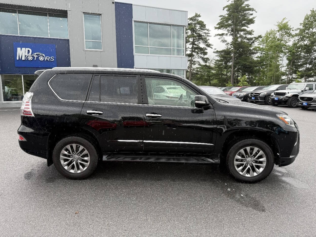 Used 2017 Lexus GX 460 Luxury w/ Preferred Accessory Package AWD/4WD image 6