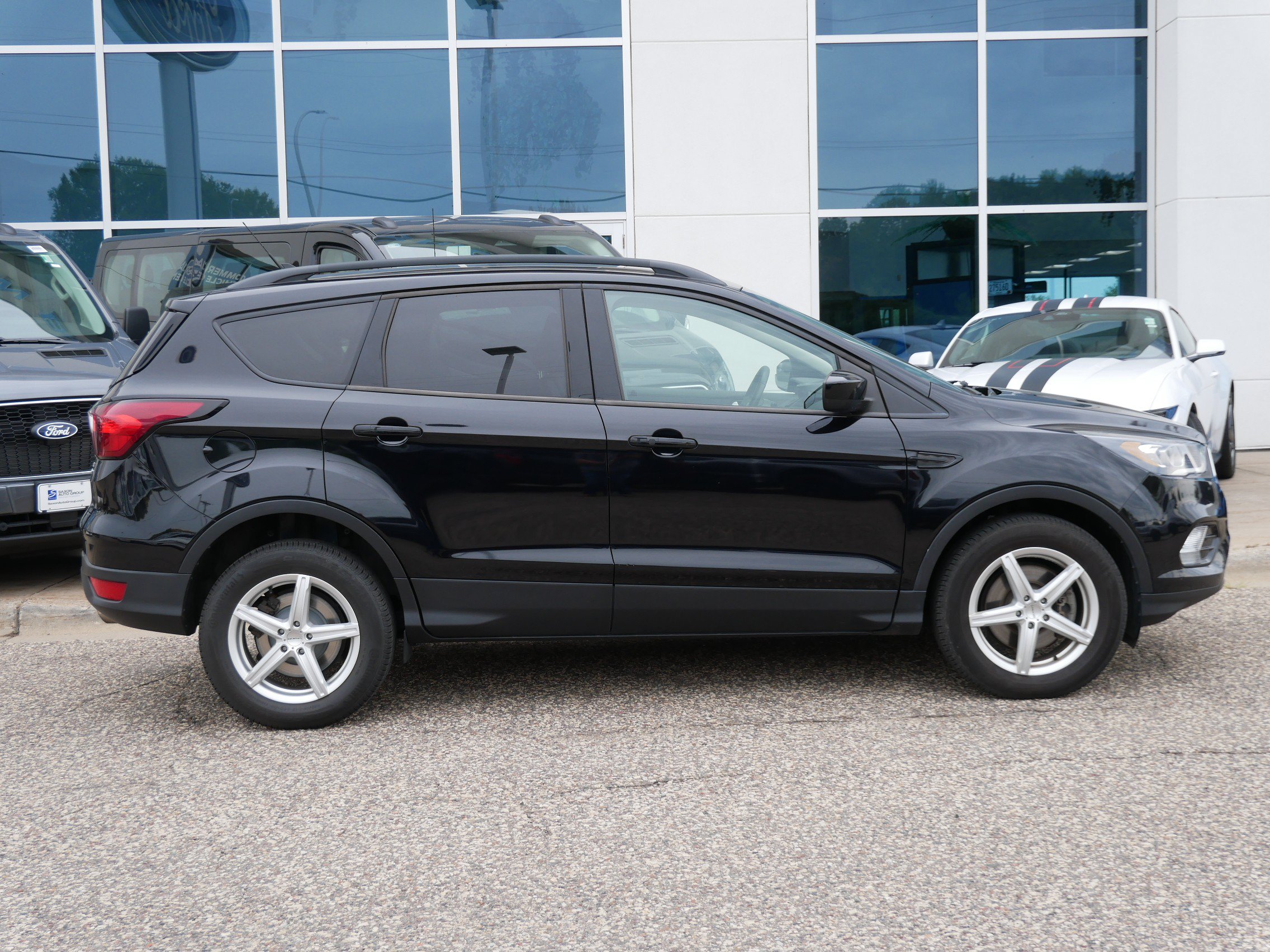 Used 2019 Ford Escape SE AWD/4WD image 2