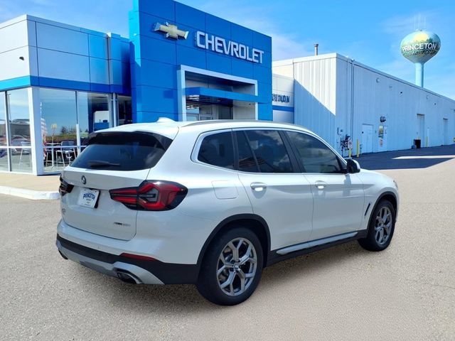 Used 2022 BMW X3 xDrive30i w/ Premium Package w/ZPA AWD/4WD image 3