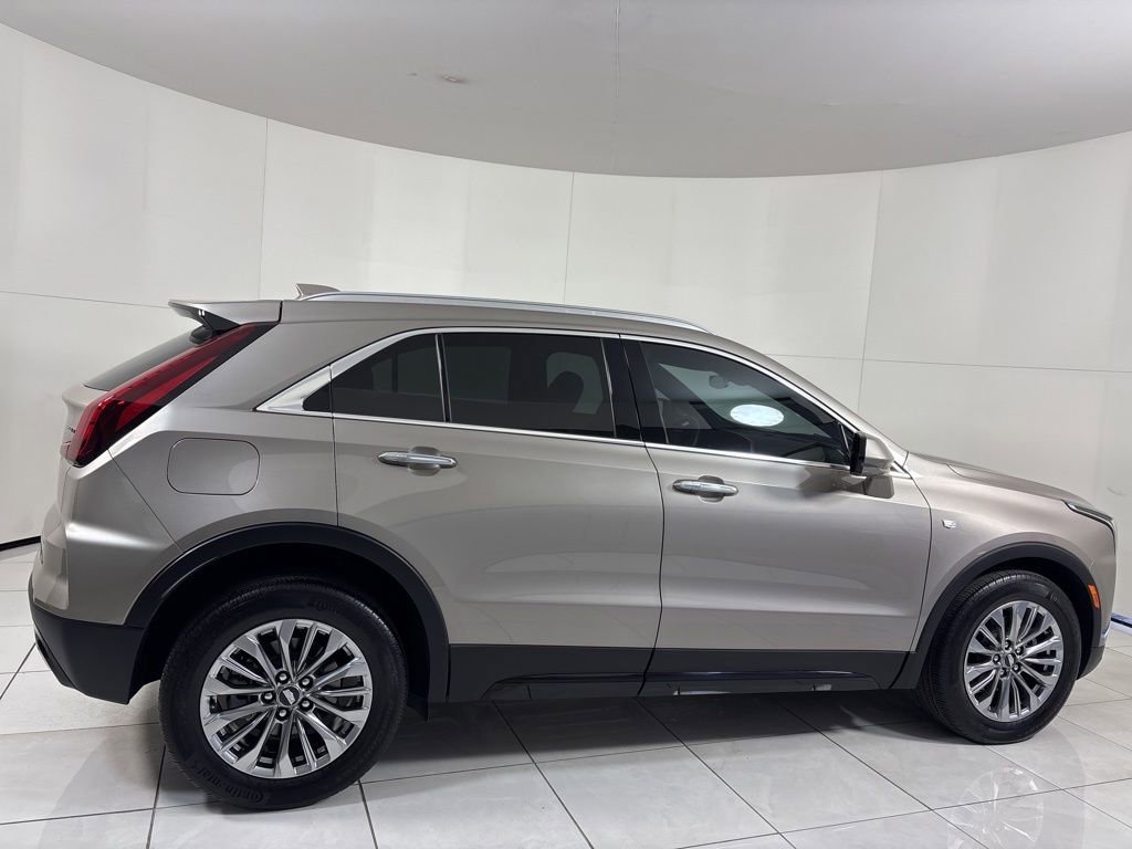 Used 2024 Cadillac XT4 Premium Luxury w/ Active Safety Package image 6
