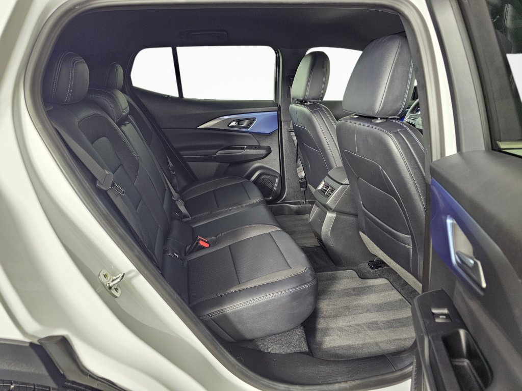 Used 2026 Chevrolet Equinox EV LT FWD image 36