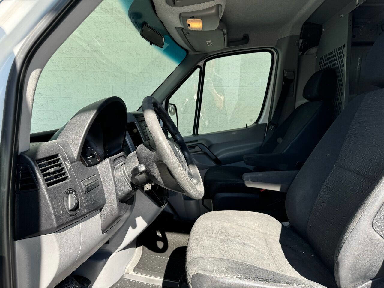 Used 2014 Mercedes-Benz Sprinter 2500 image 3