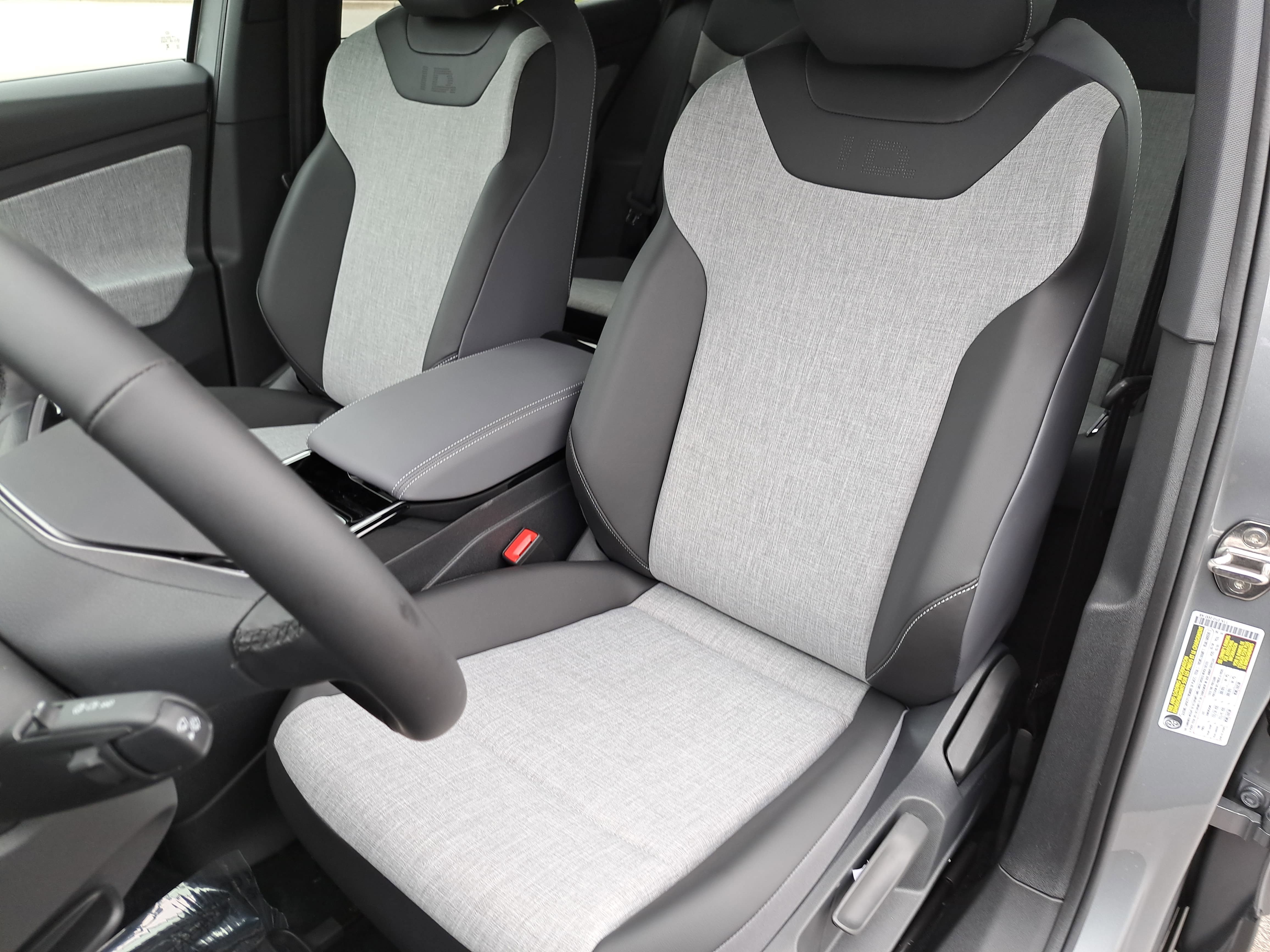 New 2026 Volkswagen ID.4 Pro AWD/4WD image 14