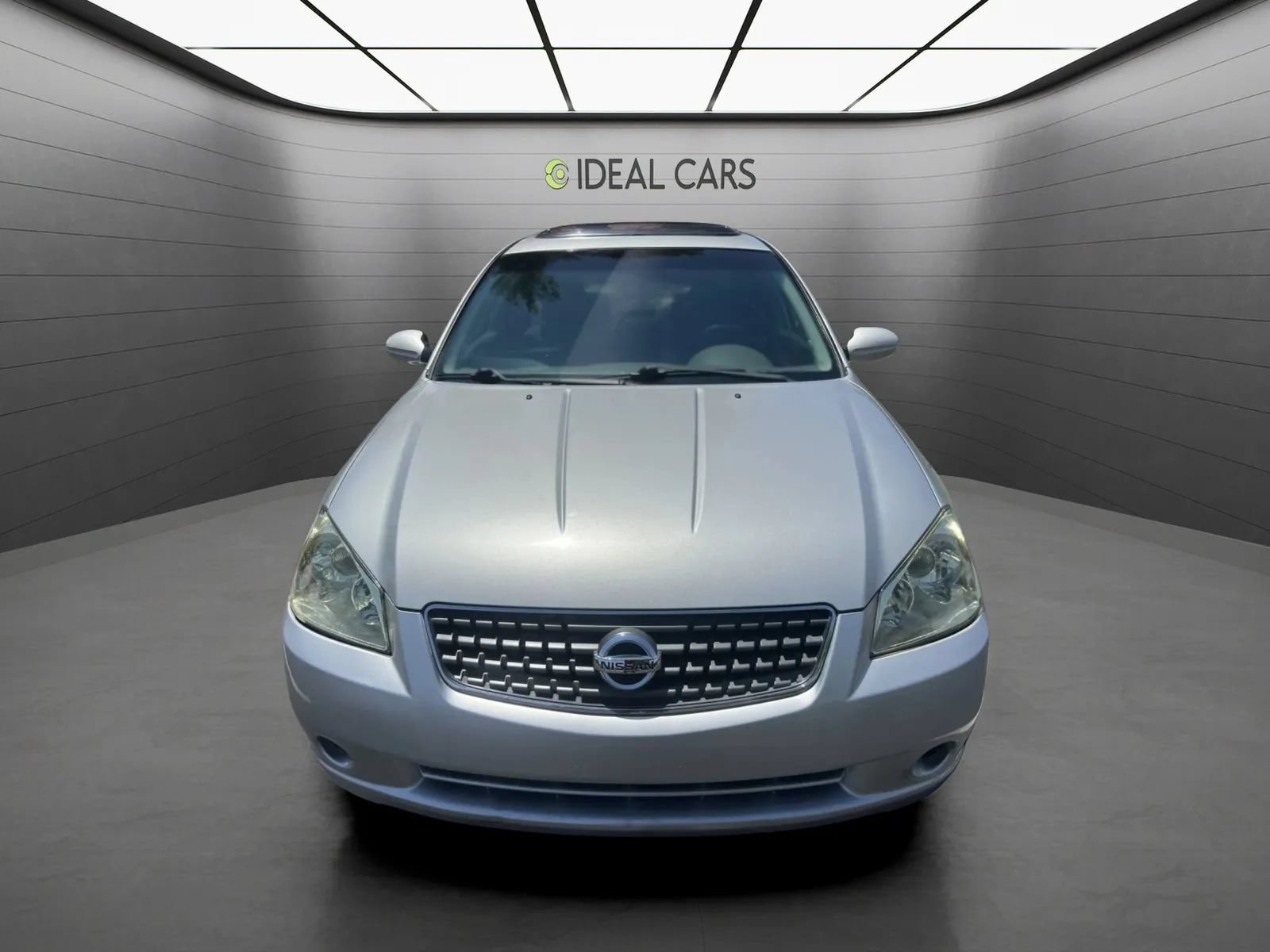 Used 2005 Nissan Altima 3.5 SE w/ (N01) Sport Plus Pkg FWD image 2