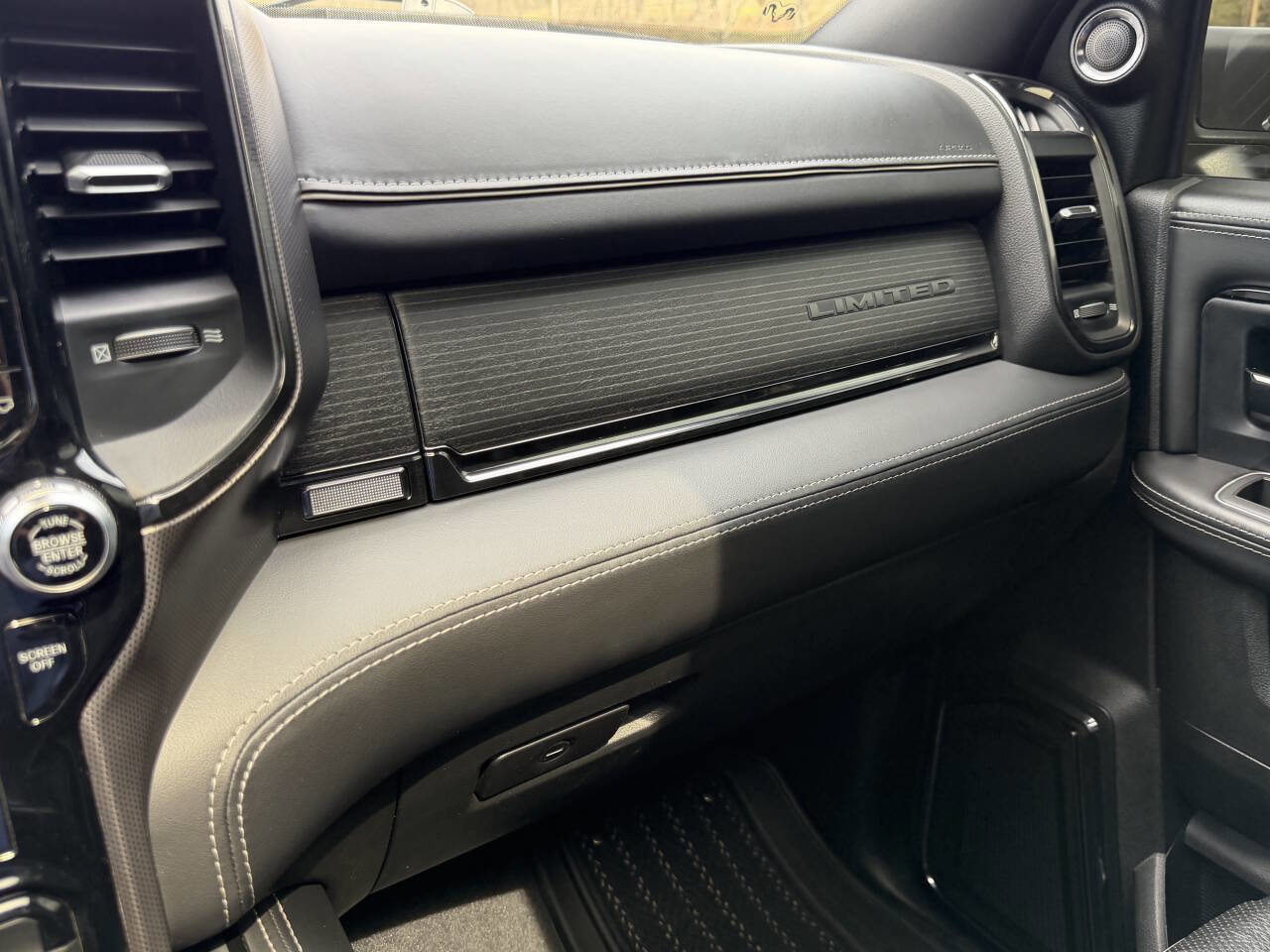 Used 2022 RAM 3500 Limited image 40