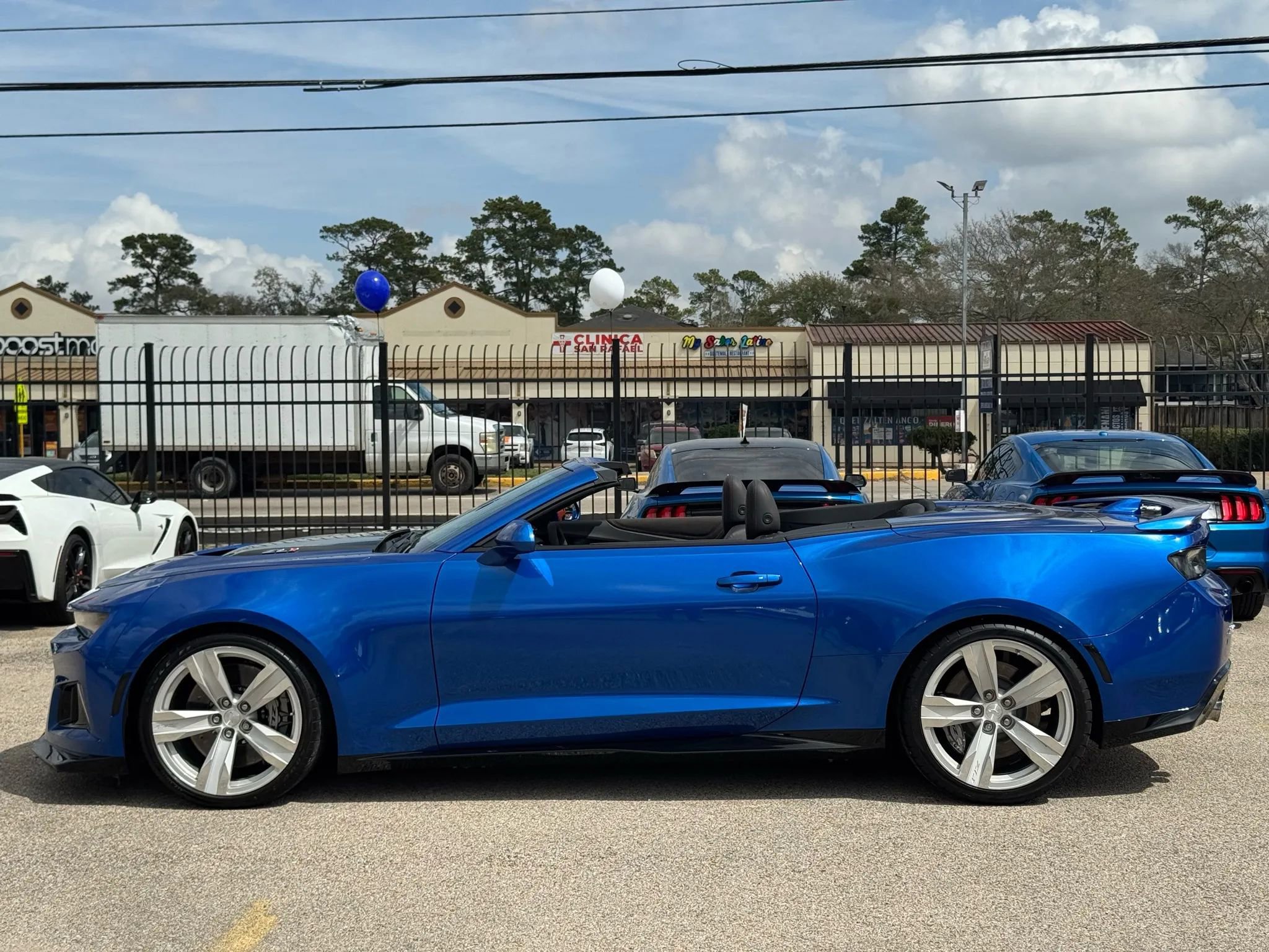 Used 2018 Chevrolet Camaro ZL1 w/ LPO, ZL1 Protection Package RWD image 10