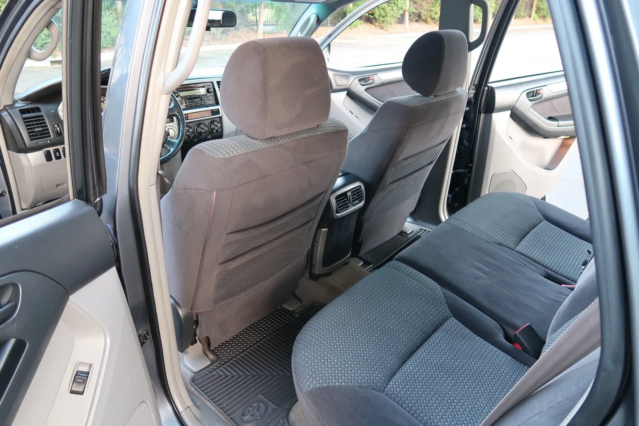 Used 2004 Toyota 4Runner Sport image 14