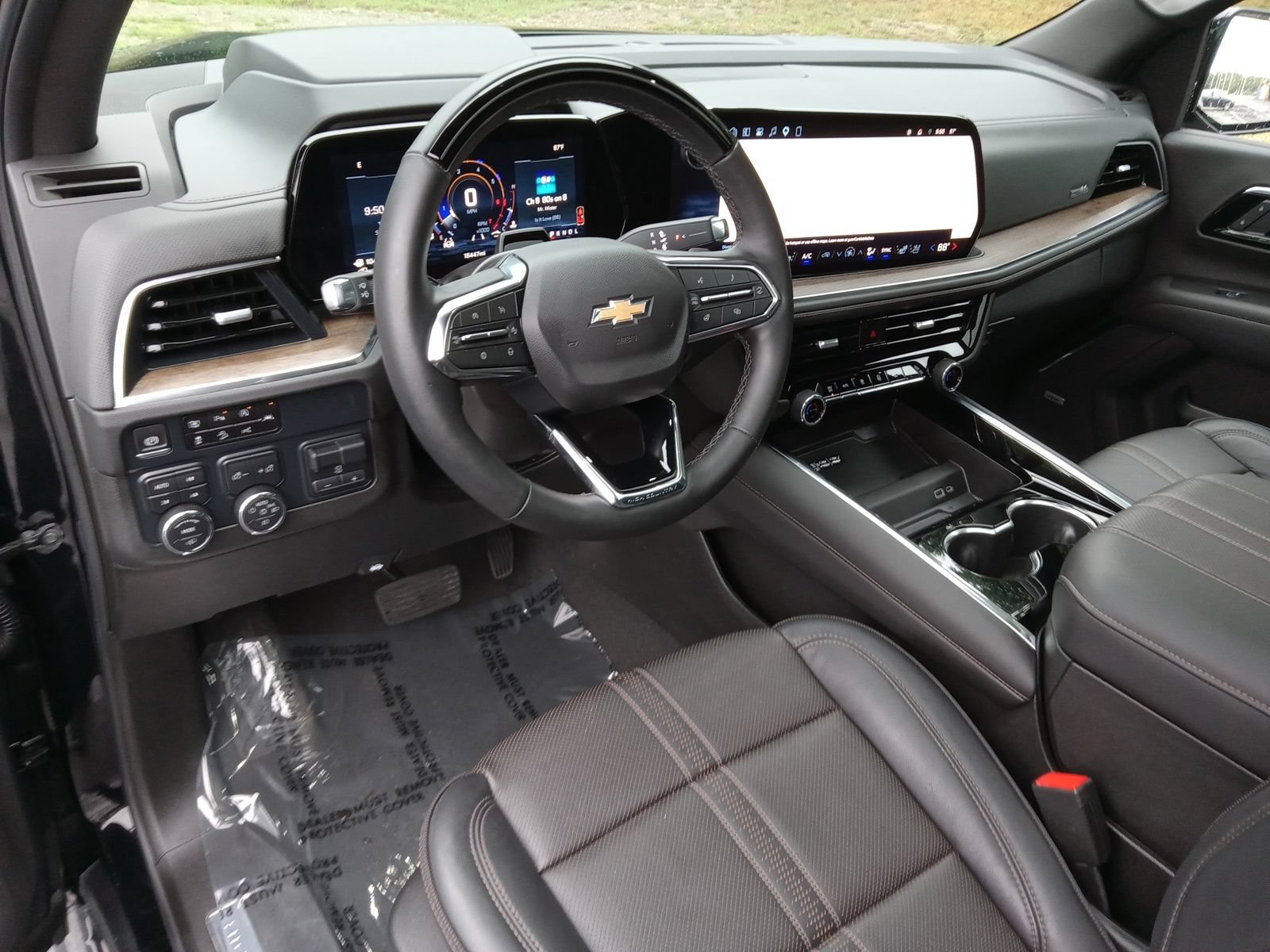 Used 2026 Chevrolet Tahoe High Country w/ Sun And Tow Package AWD/4WD image 13