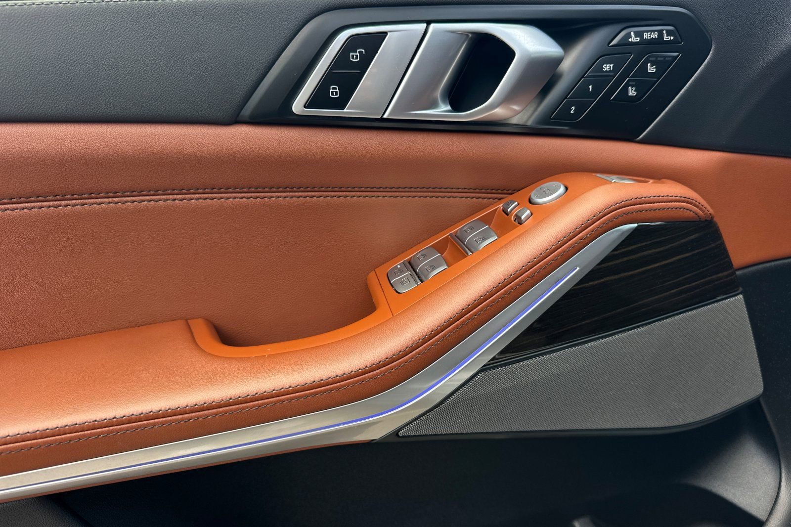 Used 2024 BMW X7 xDrive40i w/ Executive Package image 10