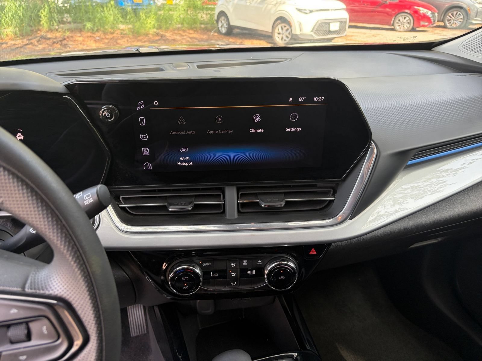 Used 2025 Chevrolet Trax LT FWD image 21