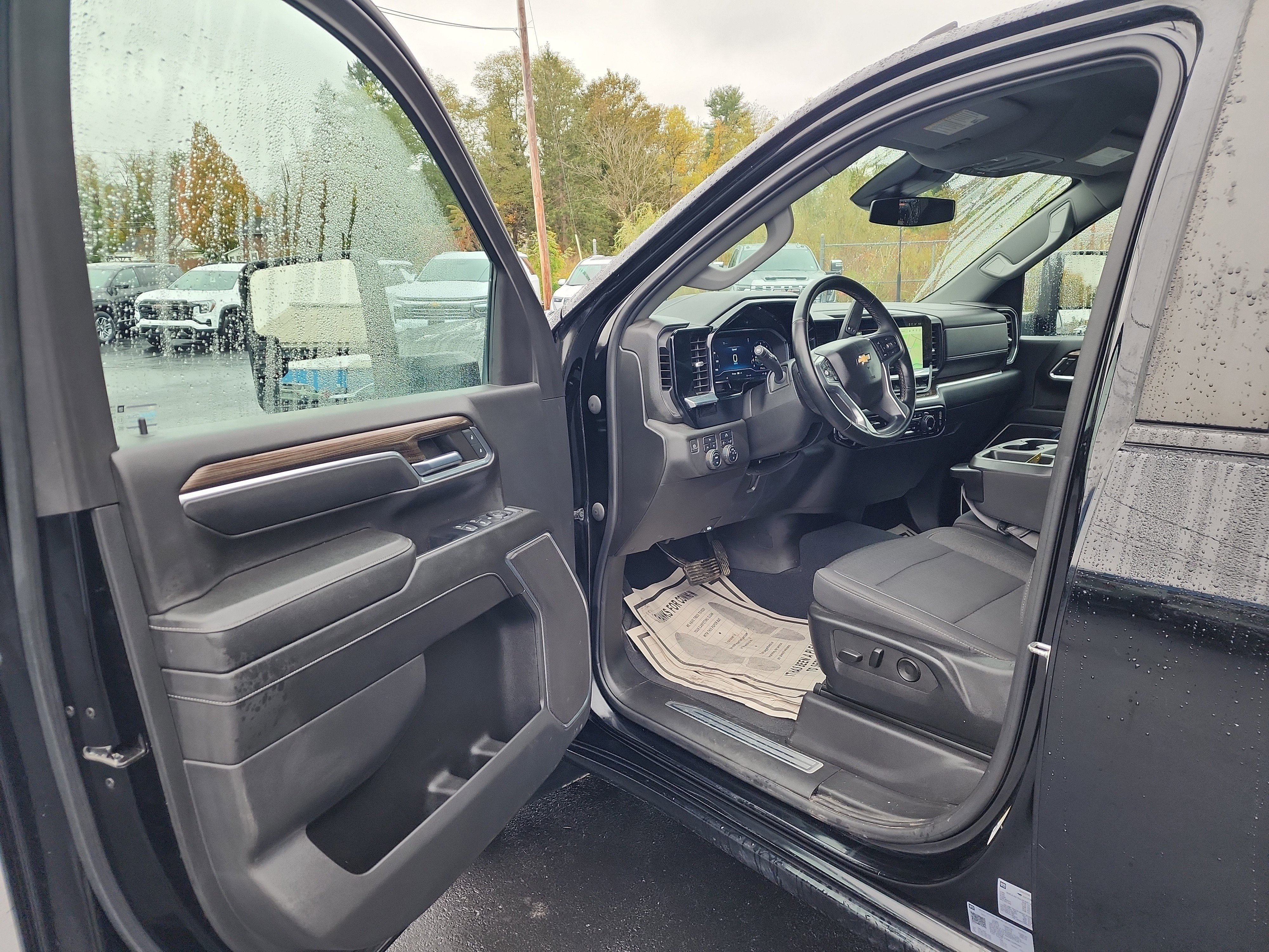 Certified 2024 Chevrolet Silverado 2500 LT w/ Convenience Package image 10