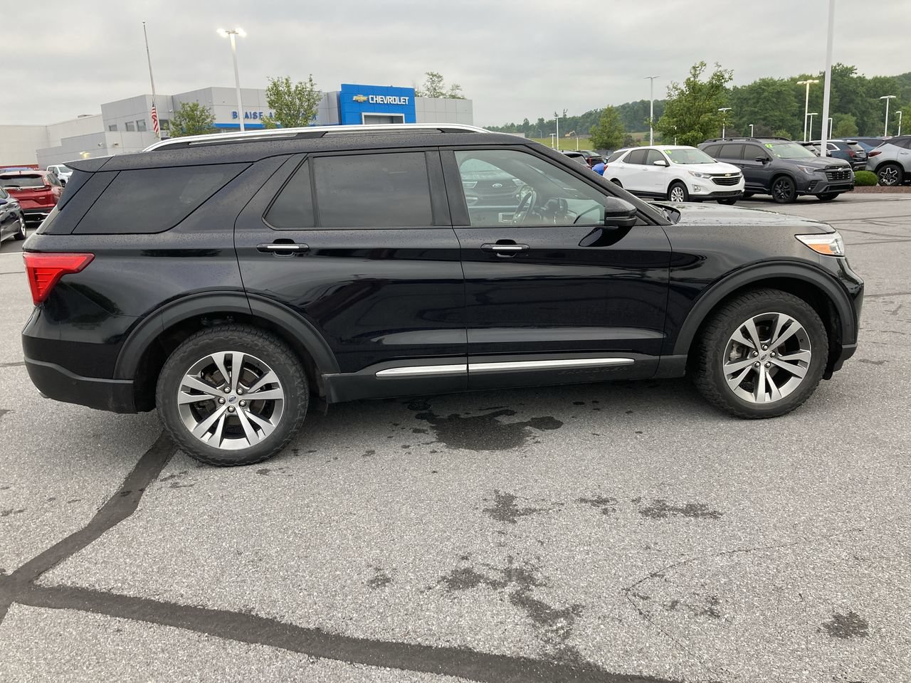 Used 2020 Ford Explorer Platinum w/ Premium Technology Package AWD/4WD image 8