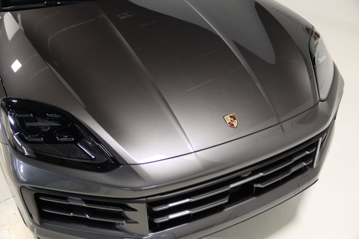 Used 2024 Porsche Cayenne image 31