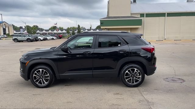 Used 2026 Chevrolet TrailBlazer LT w/ Convenience Package AWD/4WD image 5