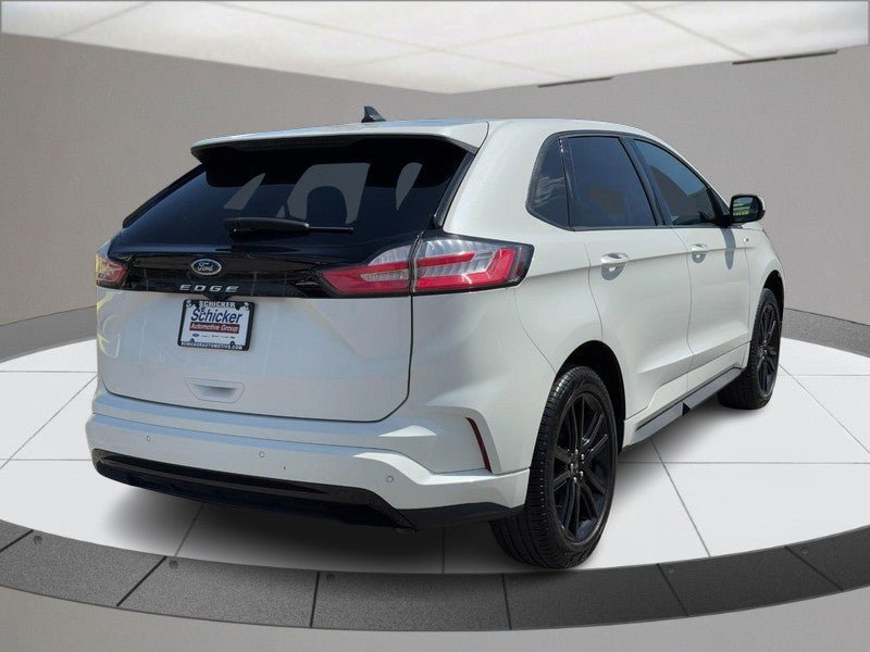 Used 2023 Ford Edge ST-Line AWD/4WD image 3