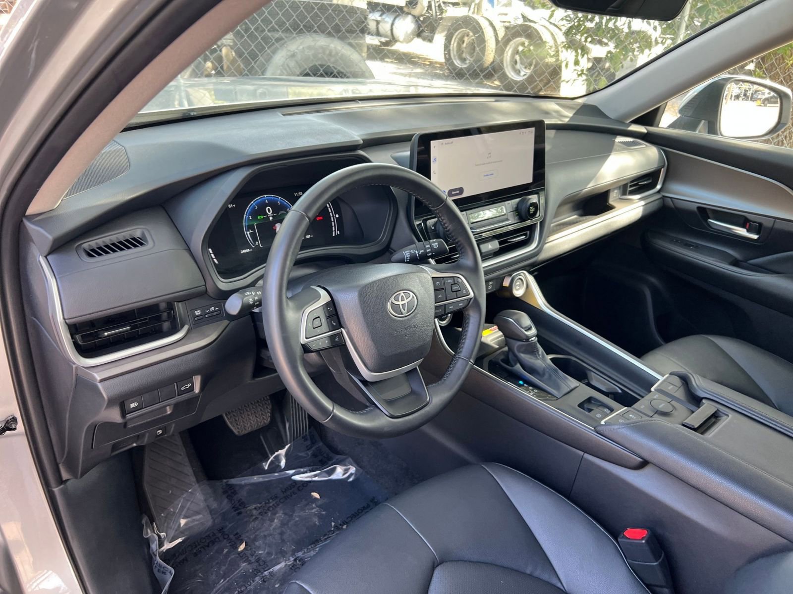 Used 2025 Toyota Grand Highlander FWD image 29