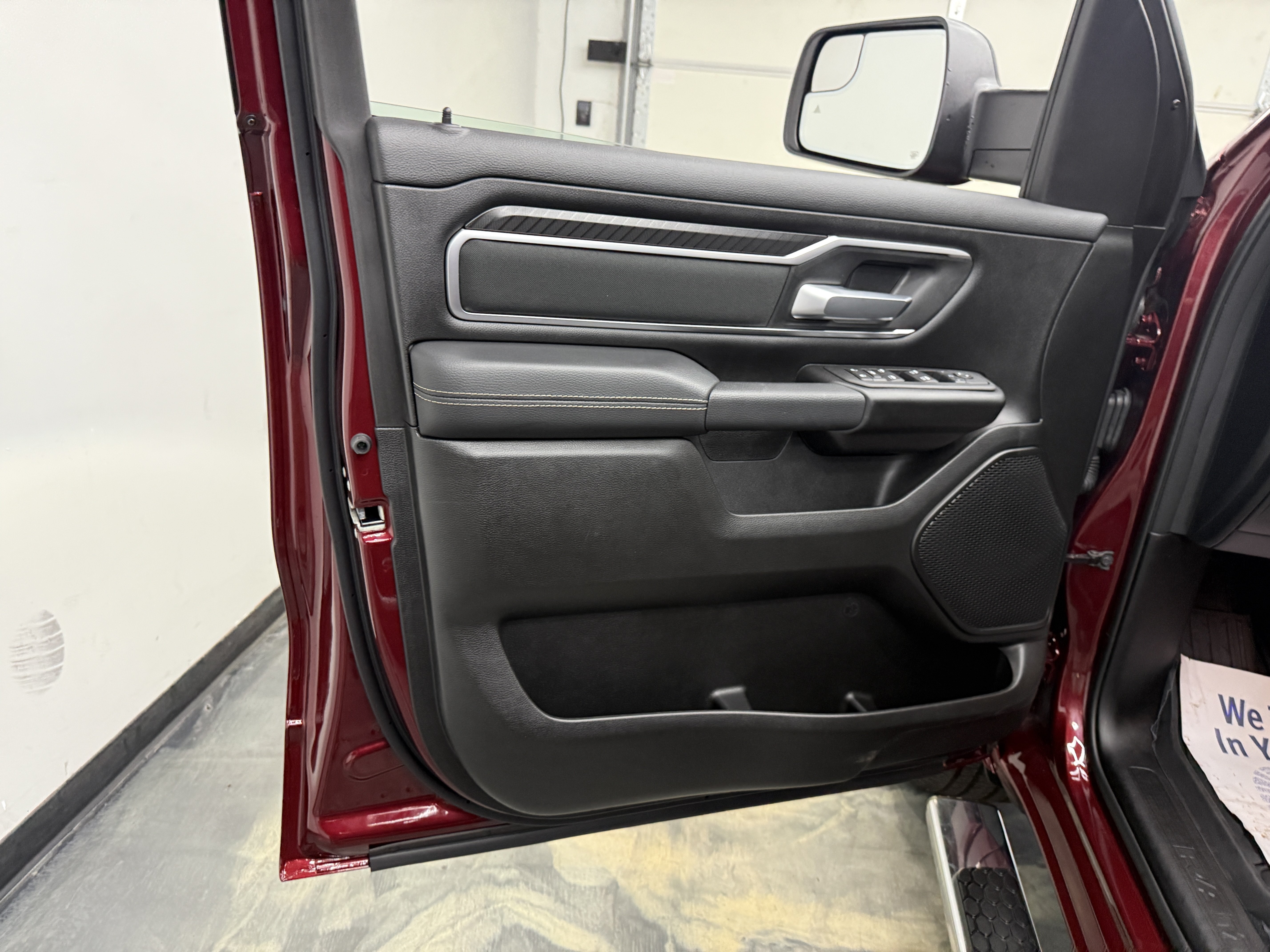 Used 2025 RAM 1500 Big Horn AWD/4WD image 9
