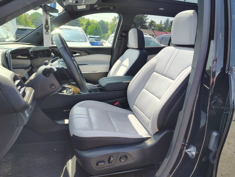 Certified 2025 Chevrolet Traverse High Country w/ LPO, Floor Liner Package AWD/4WD image 10