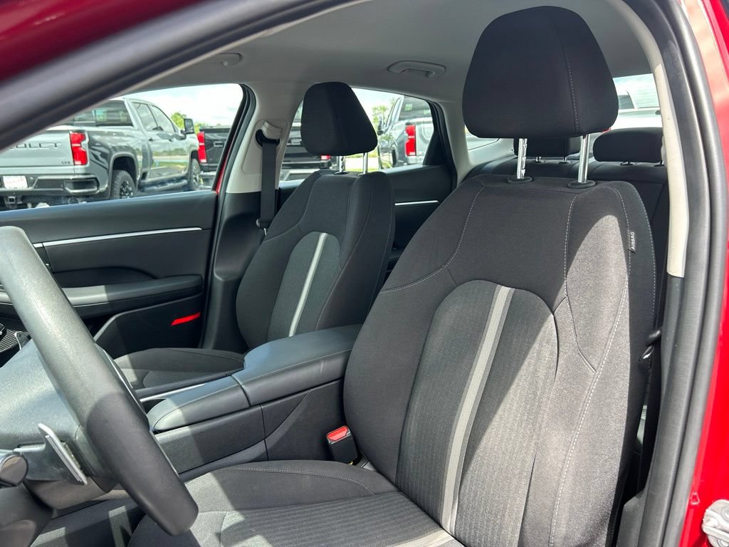 Used 2025 Hyundai Sonata SEL FWD image 16