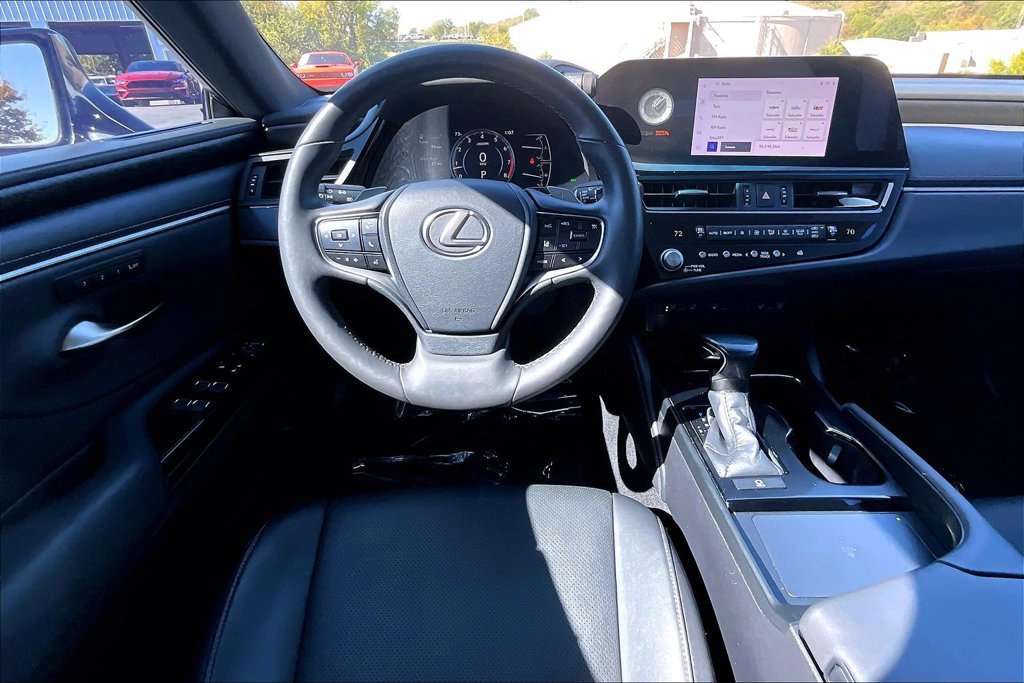 Used 2023 Lexus ES 350 w/ Premium Package FWD image 10