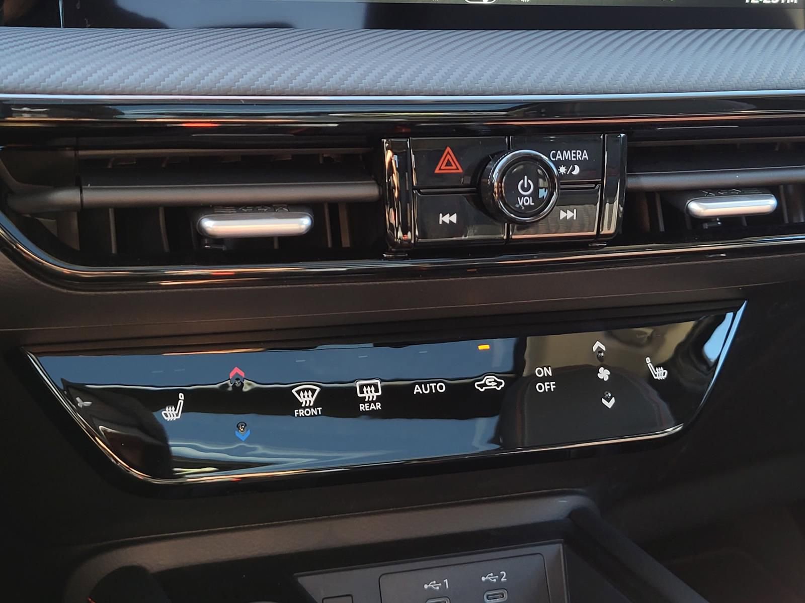 New 2026 Nissan Kicks SR w/ SR Premium Package FWD image 23