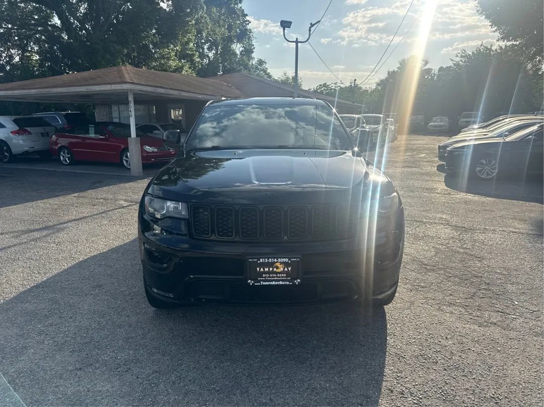 Used 2019 Jeep Grand Cherokee Altitude AWD/4WD image 2