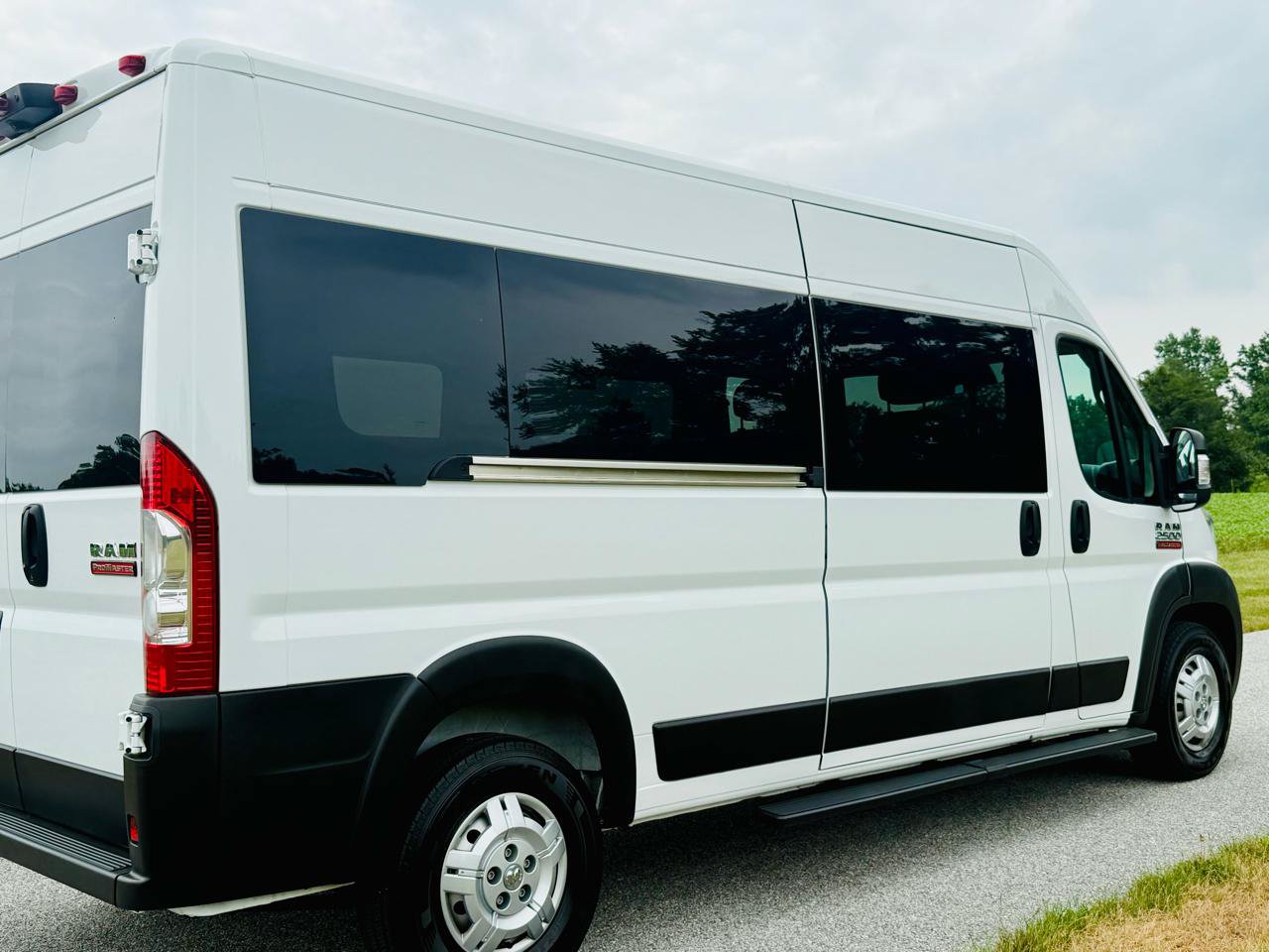 Used 2022 RAM ProMaster 2500 w/ Convenience Group FWD image 8