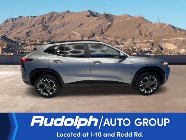 Used 2024 Chevrolet Trax LT w/ Driver Confidence Package FWD image 6