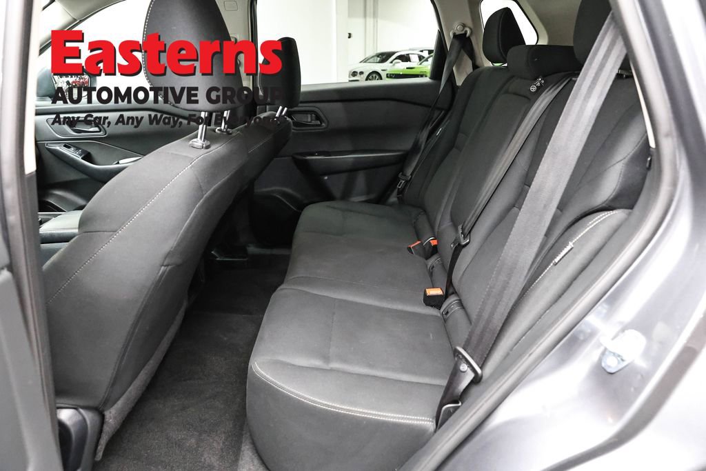 Used 2024 Nissan Rogue S image 22