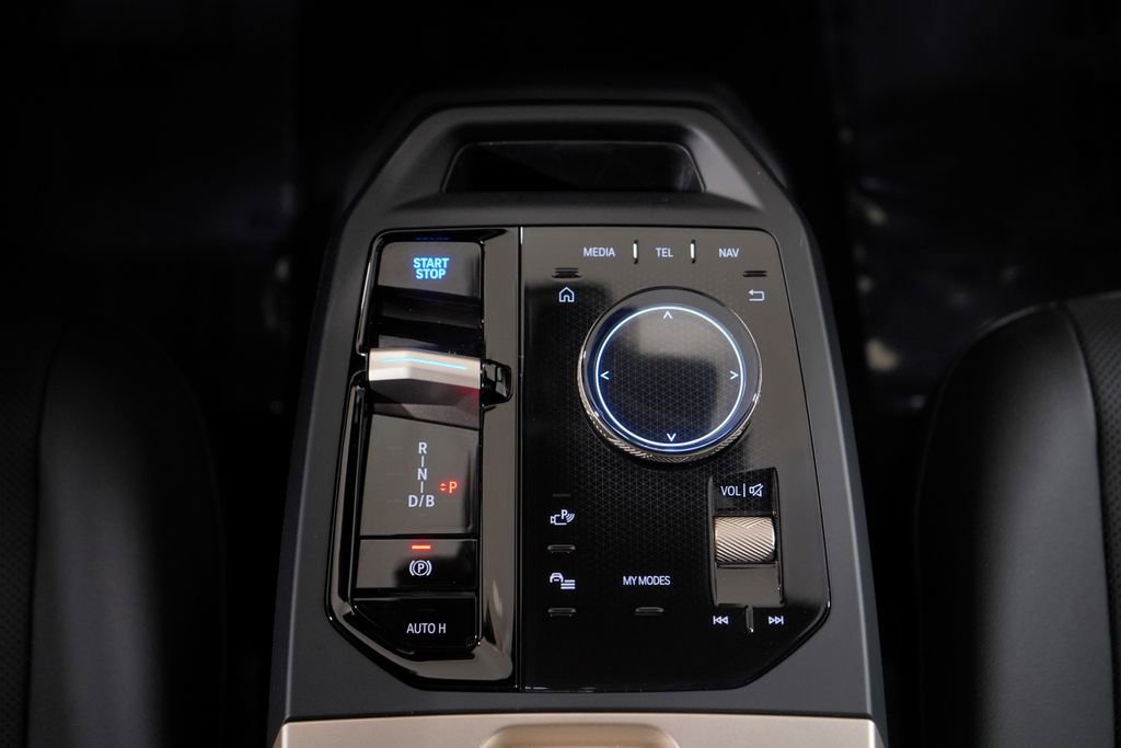 Used 2026 BMW iX xDrive60 w/ Premium Package image 13