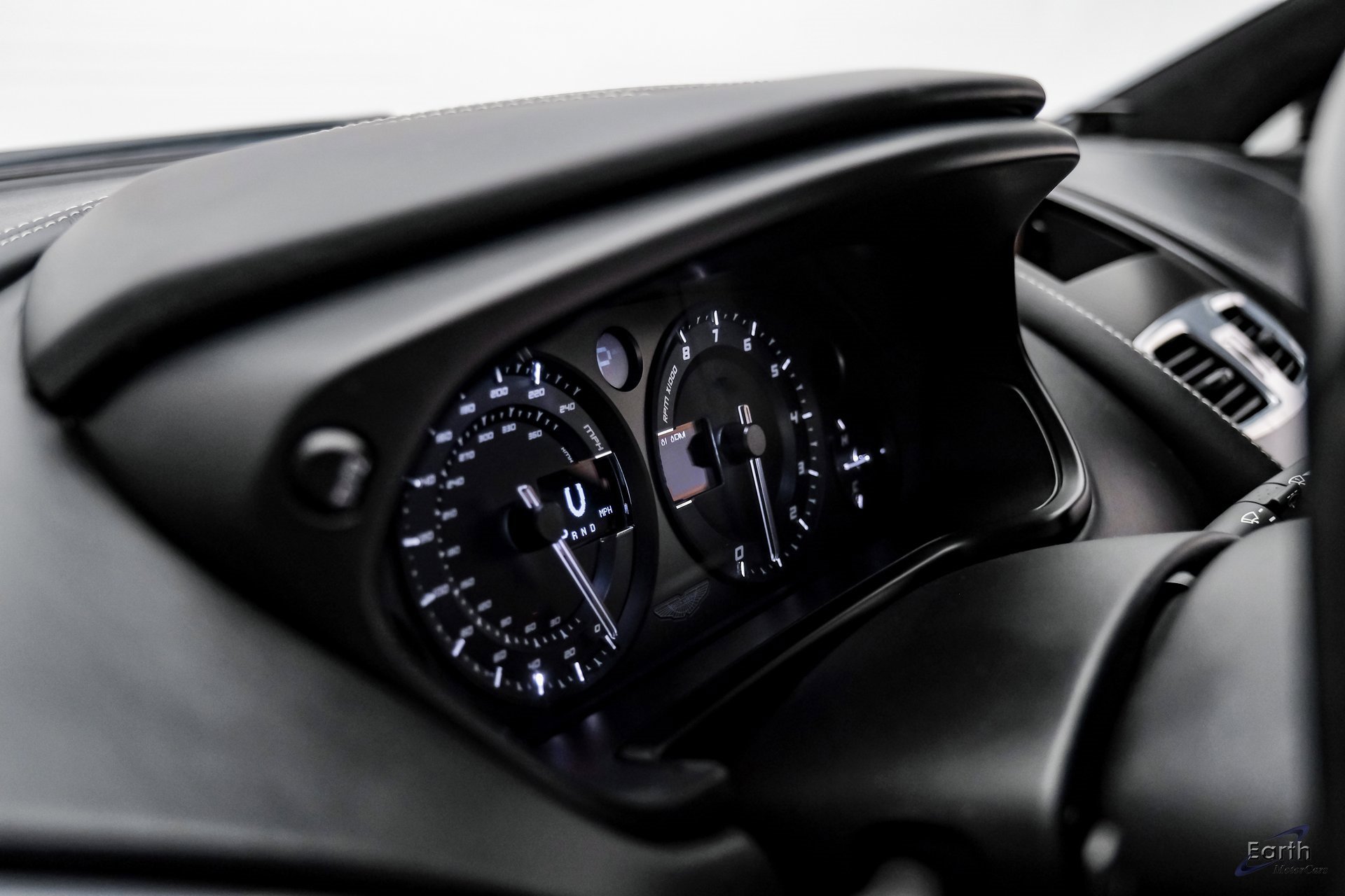 Used 2014 Aston Martin Vanquish Coupe image 28