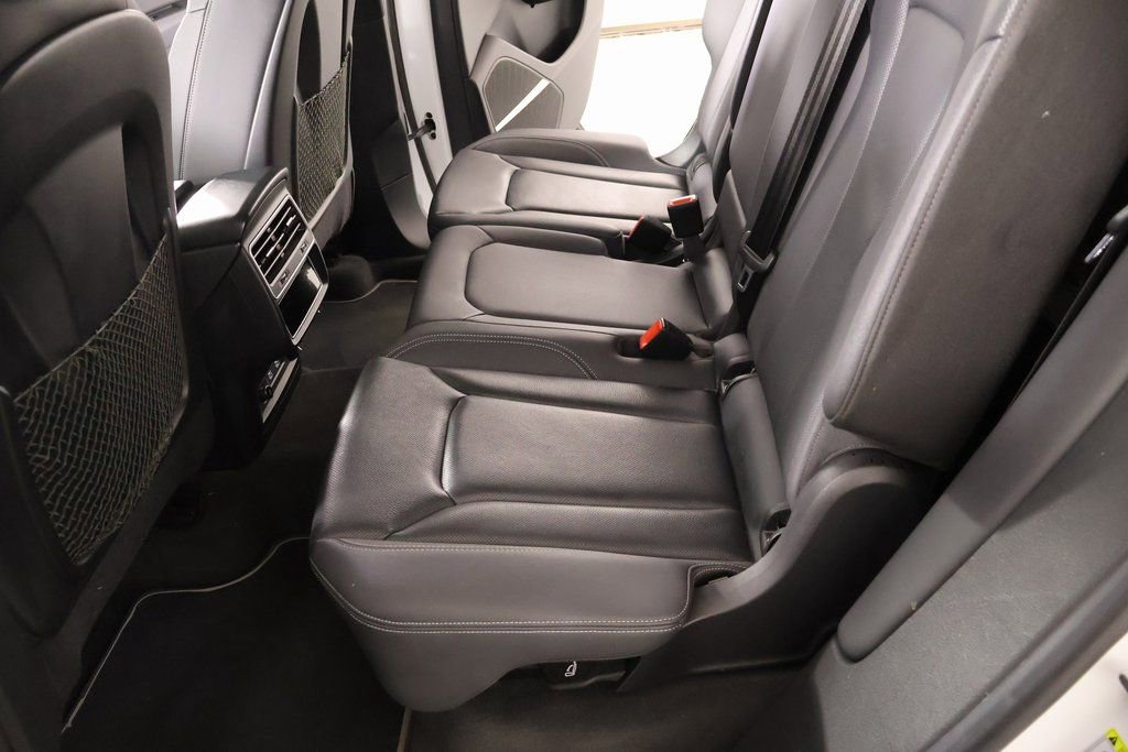 Used 2021 Audi Q8 Prestige w/ Prestige Package image 12