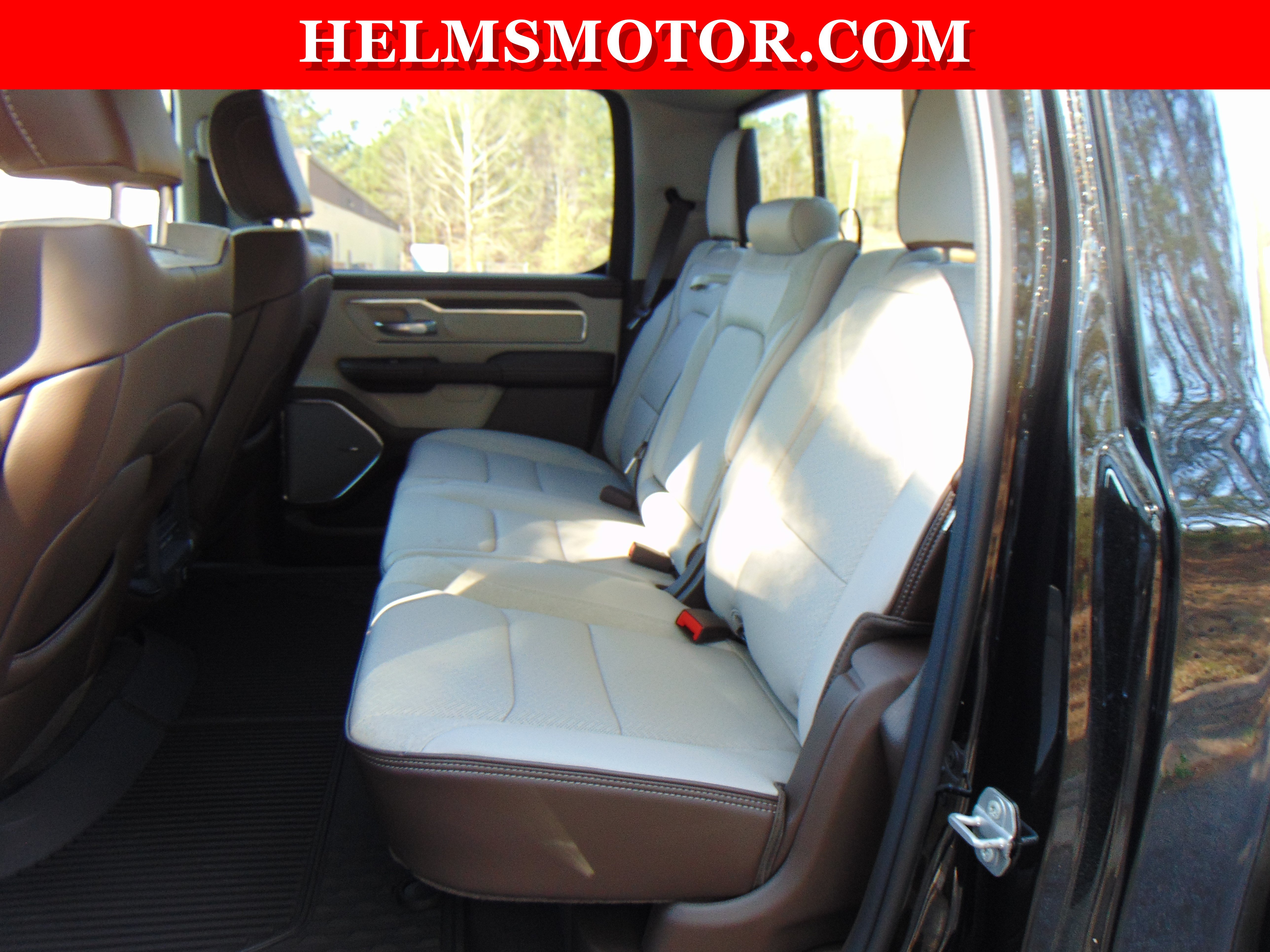 New 2026 RAM 1500 Laramie AWD/4WD image 44
