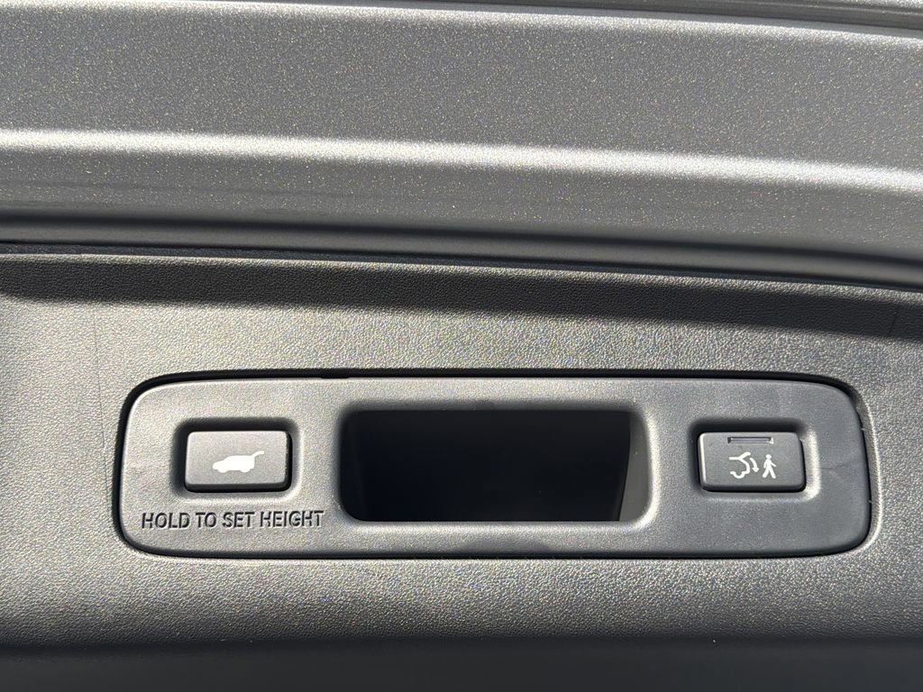 Used 2025 Acura ADX AWD image 16