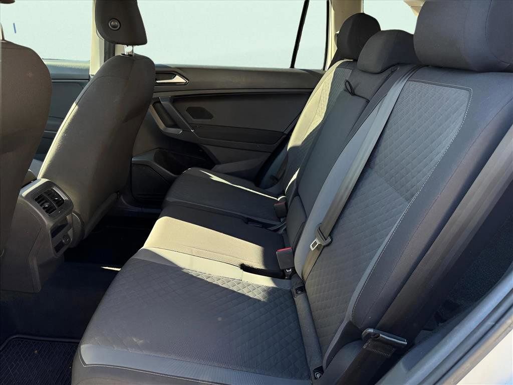 Used 2018 Volkswagen Tiguan S image 15